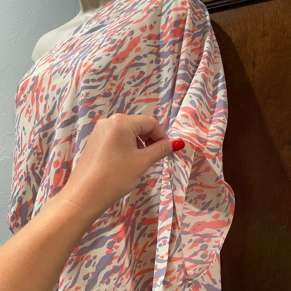 Impeccable, pig-One shoulder Flowy Blouse - Picture 6 of 8